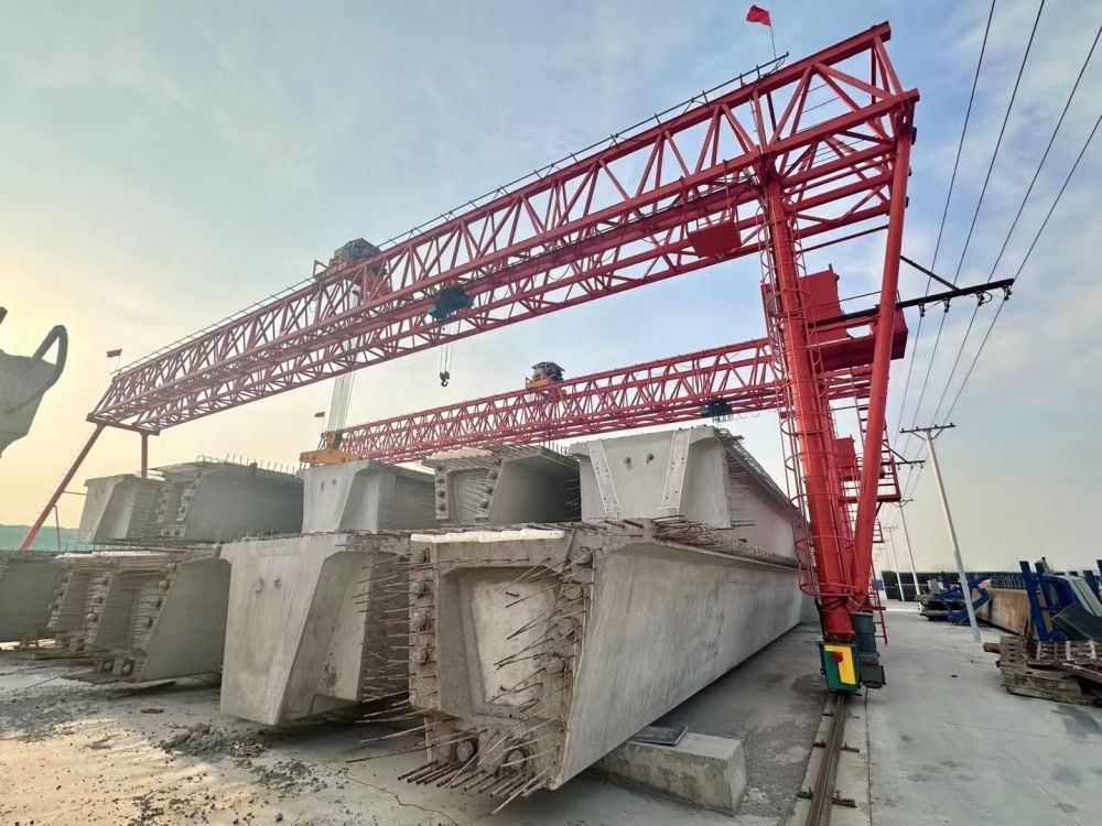 江蘇揚州起重機廠家提供梁場龍門吊、提梁機租賃服務(wù)